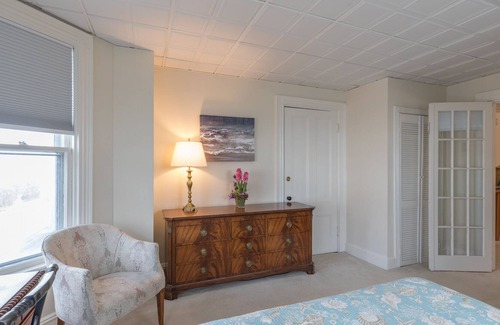 Willard Apartment | Oceanfront Dog Friendly Apartment