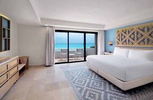 Zona Hotelera Resort | Oceanfront Dual-Suite ~ All inclusive Luxury at Wyndham Grand Cancun!