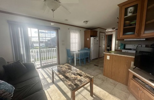 Snug Harbor House | Oceanfront East Matunuck Cottage