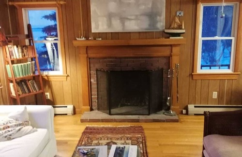 West Tremont House | Oceanfront house with a hot tub