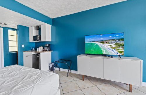 Fort Pierce Hotel | Oceanfront Inn, Private Balcony, 2 Full Beds #16