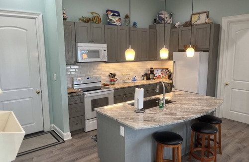 Newport Apartment | Oceanfront/Intercoastal Waterway