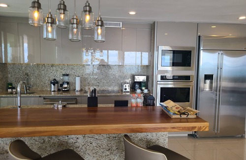 Downtown Cancun Resort | Oceanfront Penthouse in Cancun – Spend Christmas 2025 in Paradise!
