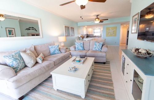 Central Beach Condo | Oceanfront! Views from every room! 2/2 recently updated in beautiful Vero Beach