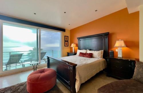 Playas De Tijuana House | Oceanfront Villa 4BR 4 BA Real Mediterraneo