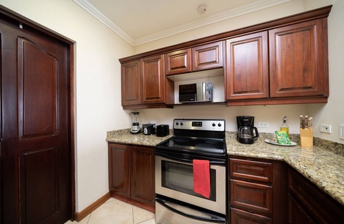 Santa Cruz Condo | Oceanica 825, ocean view condo, steps to the beach