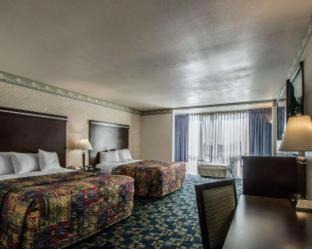 Townsite Hotel | Oceanside, CA – Marina/Camp Pendleton