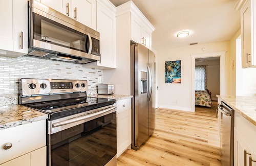Tarpon Springs House | Oceanside Cottage