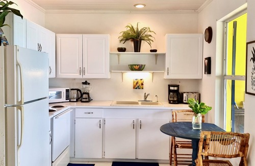 Spanish Wells House | Oceanside house with private tropical garden, kayaks and paddle boards.
