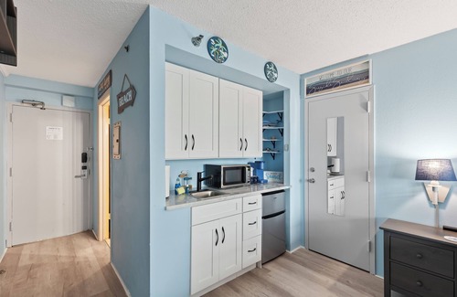 Daytona Beach Apartment | Oceanside Inn Studios by Brightwild