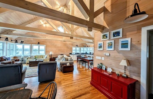 Milbridge House | Oceanside Saltwater Farm House NEW! Sleeps 11, beach, firepit