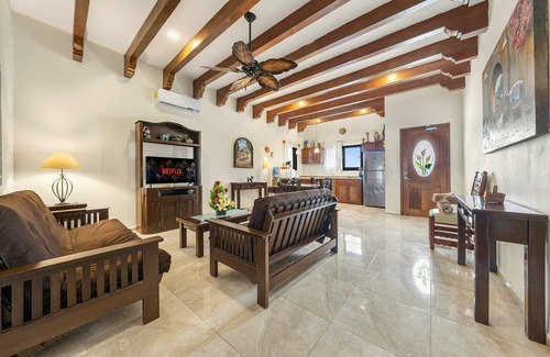 Centro - Supmza 001 Villa | Oceanside Villa "Tampico" with a/c pool in centro 5 min stroll to beach