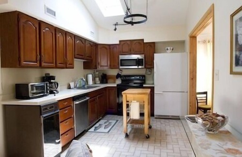 Brigantine Condo | Oceanview 2 Bed RM 2nd Fl. Condo, Close to the Beach