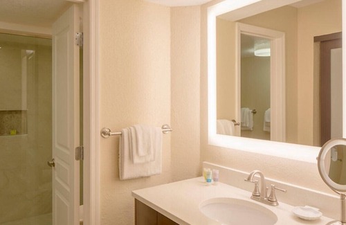 Ellinor Heights Resort | OCEANVIEW, 2B/2B Condo on Ormond Beach, 10 miles from Daytona
