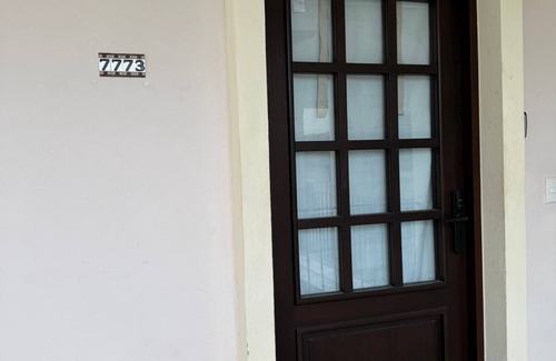 Las Catalinas Apartment | Oceanview Apt, 3BR/2BA in The Catalinas, 5 min walk to the beach, free parking