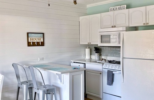 Hilton Head Island Condo | Oceanview Couples King Beach Retreat Walk to Everything! Very Clean & Updated