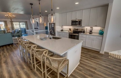 Sandbridge House | Oceanview, Private Pool, Sleeps 16, Dogs okay, close to beach, PICKLEBALL COURT!