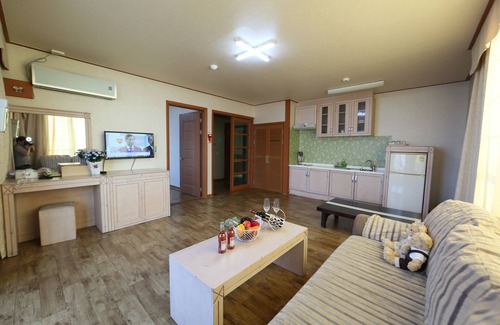 Kunip Hotel | Oceanview Resortel