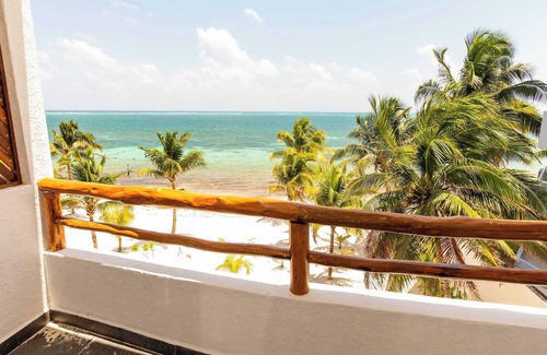 Puerto Morelos Villa | Oceanview suite Kiin with private beach