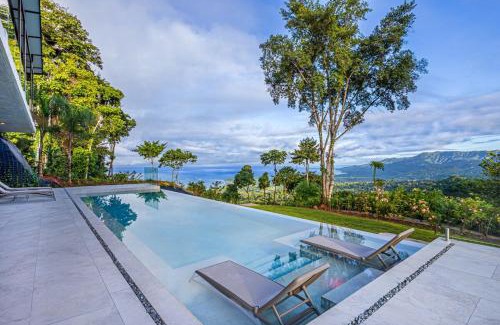 Ballena Villa | Oceanview Villa Mountain Green