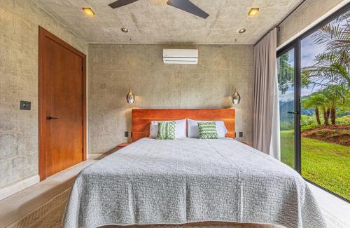 Ballena Villa | Oceanview Villa Mountain Green
