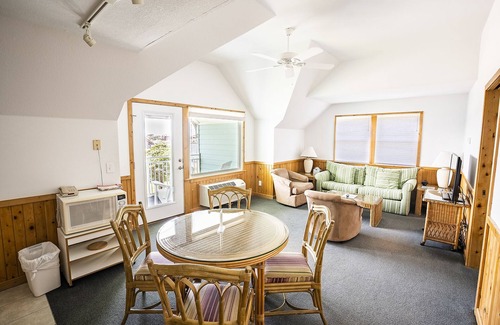 Ocracoke House | Ocracoke Harbor Inn