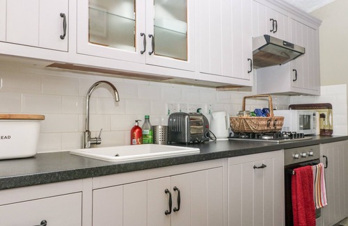 Stroud Cottage | October Cottage