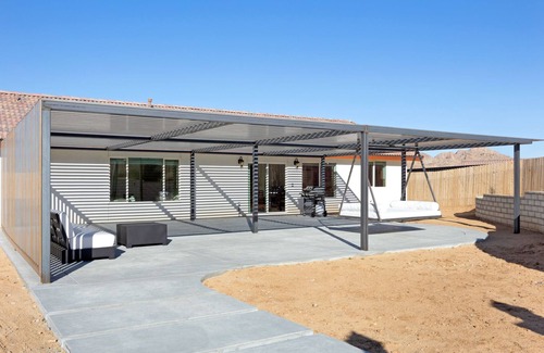 Joshua Tree House | Of Wine & Gods - Hot Tub, BBQ and Fire Pit!