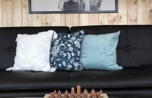 Whitehall Other | Off-grid farm stay with spectacular mountain views!