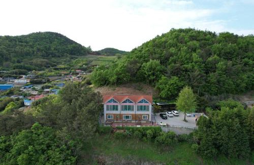 Yeosu House | Oh My Family Pension