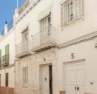 San Lorenzo House | Ohliving Clavijo
