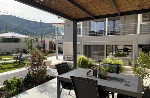 Astros House | Oikies