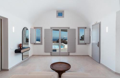 Fira Hotel | Oikos Santorini Living Concept