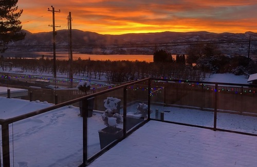Okanagan-Similkameen House | Okanagan wine country with a view, pool and private hot tub