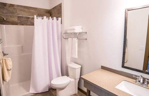 Okoboji Hotel | Okoboji Commons Hotel