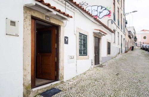 Santa Engracia Apartment | Ola Lisbon - Alfama II