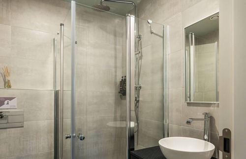 Panorama Street Bed & Breakfast | Olala Carmel Suite Triple Room with Balcony