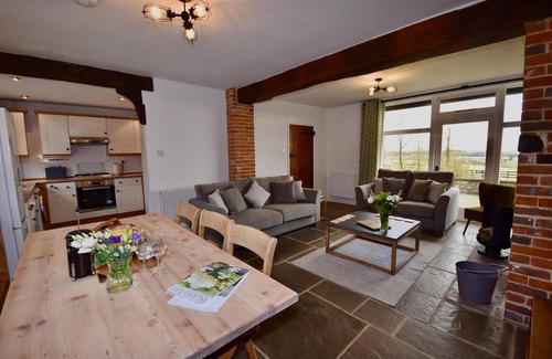 Ryde Apartment | Old Byre Little Upton Farm