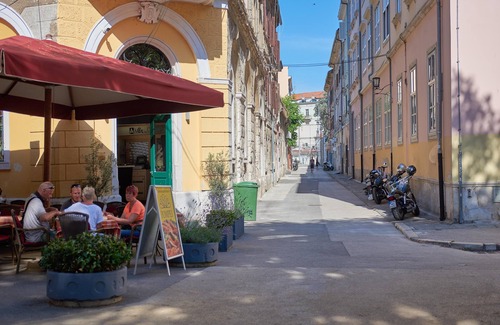 Pula Apartment | Old City Romantic Studios