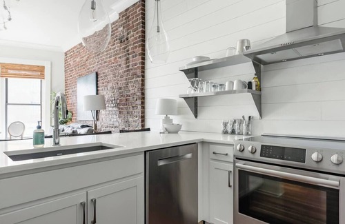 Old City Condo | Old City - Walk to Everything!