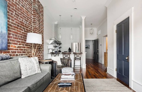 Old City Condo | Old City - Walk to Everything!