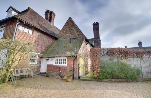 Sissinghurst Cottage | Old Cobblers Cottage at Kings Head House
