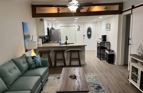 Crystal River House | Old Florida paradise bungalow on the water