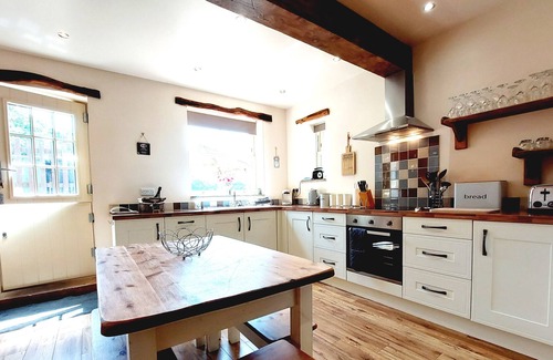 Hepworth House | OLD HAY BARN, pet friendly, character holiday cottage in Hepworth