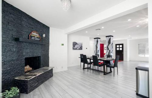 North Mountain House | Old Hollywood Vacation - casita+pool+putt putt