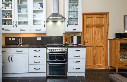 Lewis and Harris Cottage | OLD MISSION HALL, pet friendly, country holiday cottage in Cromore
