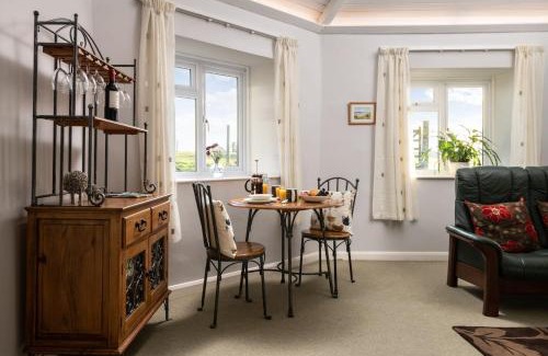 Wadebridge House | Old Round House with hot tub