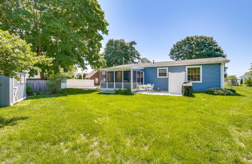 Old Saybrook Center House | Old Saybrook Home with Screened Porch and Ocean View!