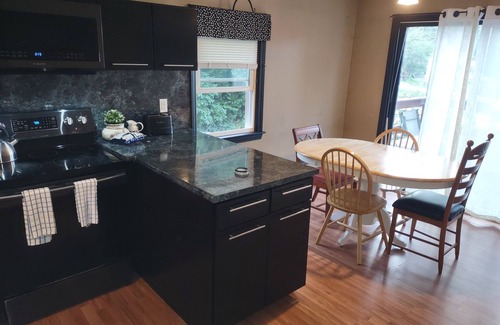 White Island Shores House | Old school family fun on the lake! Sleeps 10, lake access, large deck with BBQ