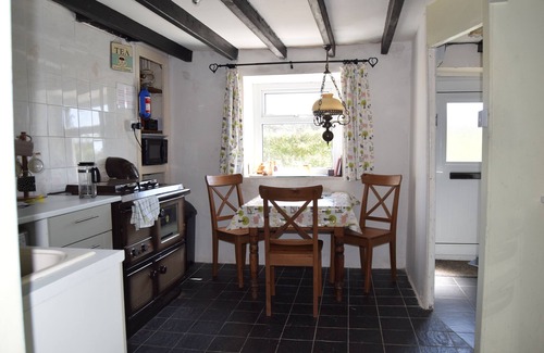 Garn Fadryn House | Old Smithy[Tyr Efail] Beautiful location AONB walking/cycling-Close to 3 beaches